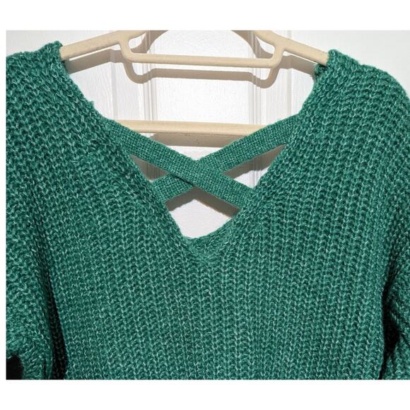 Hippie Rose Womens Green Knit V-Neck Pullover Sweater Criss Cross Back Size M - Picture 3 of 8